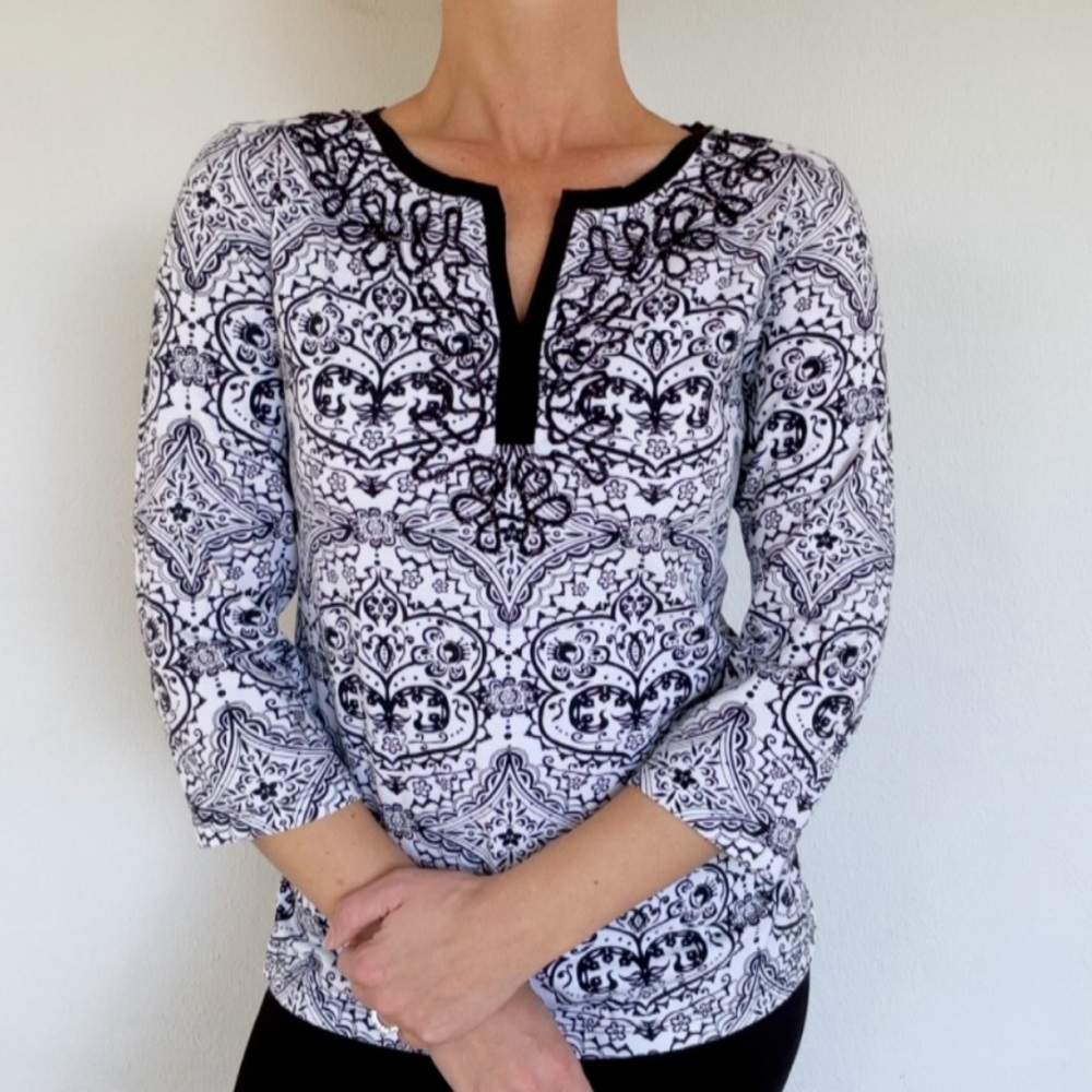Coral Bay black white henna medallion print notch neckline 3/4 sleeve top small - Picture 2 of 15